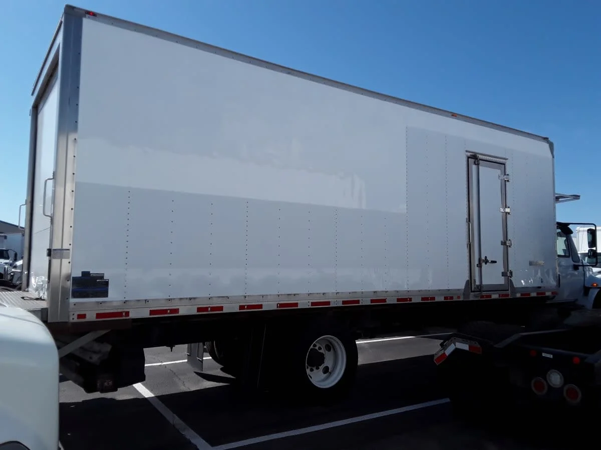 2018 International 4300 in Altoona, IA — photo 4