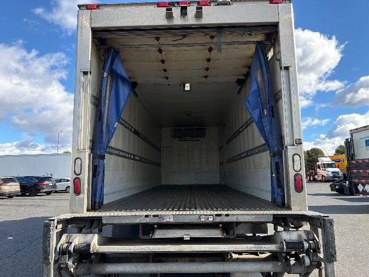 2019 Freightliner M2 106 - image 8