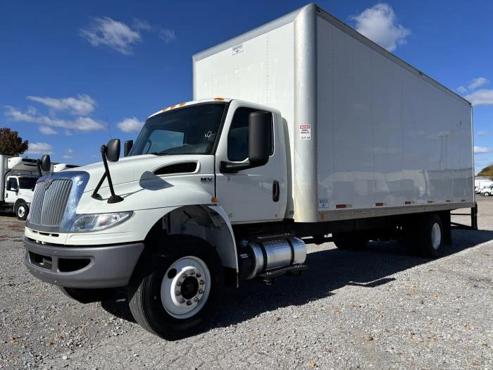 2022 International MV - image 3