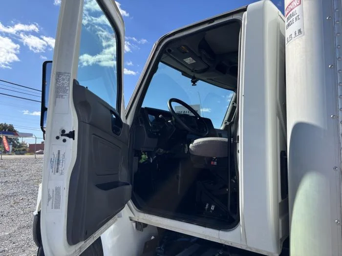 2022 International MV - image 17