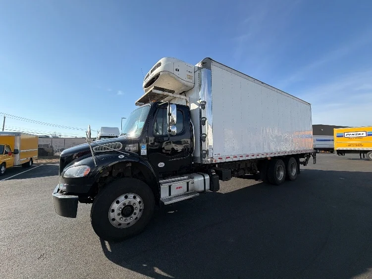 2023 Freightliner M2 106 - image 3