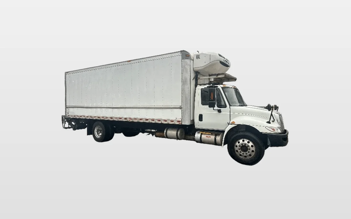 2017 International 4300 - image 1