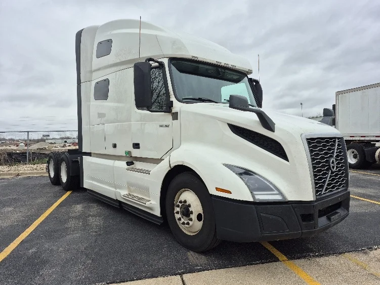 2023 Volvo VNL 760 in La Porte, IN