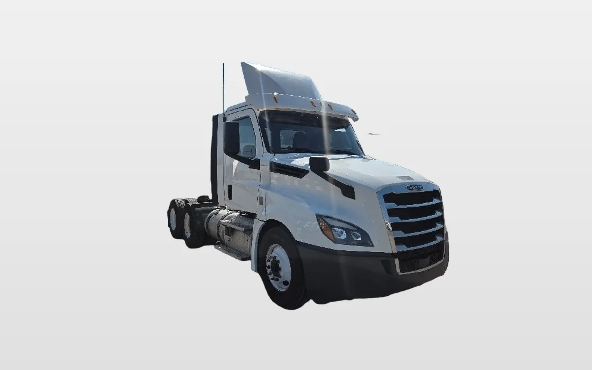2020 Freightliner Cascadia - image 1