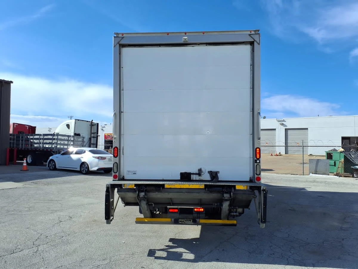 2018 International 4300 - image 5