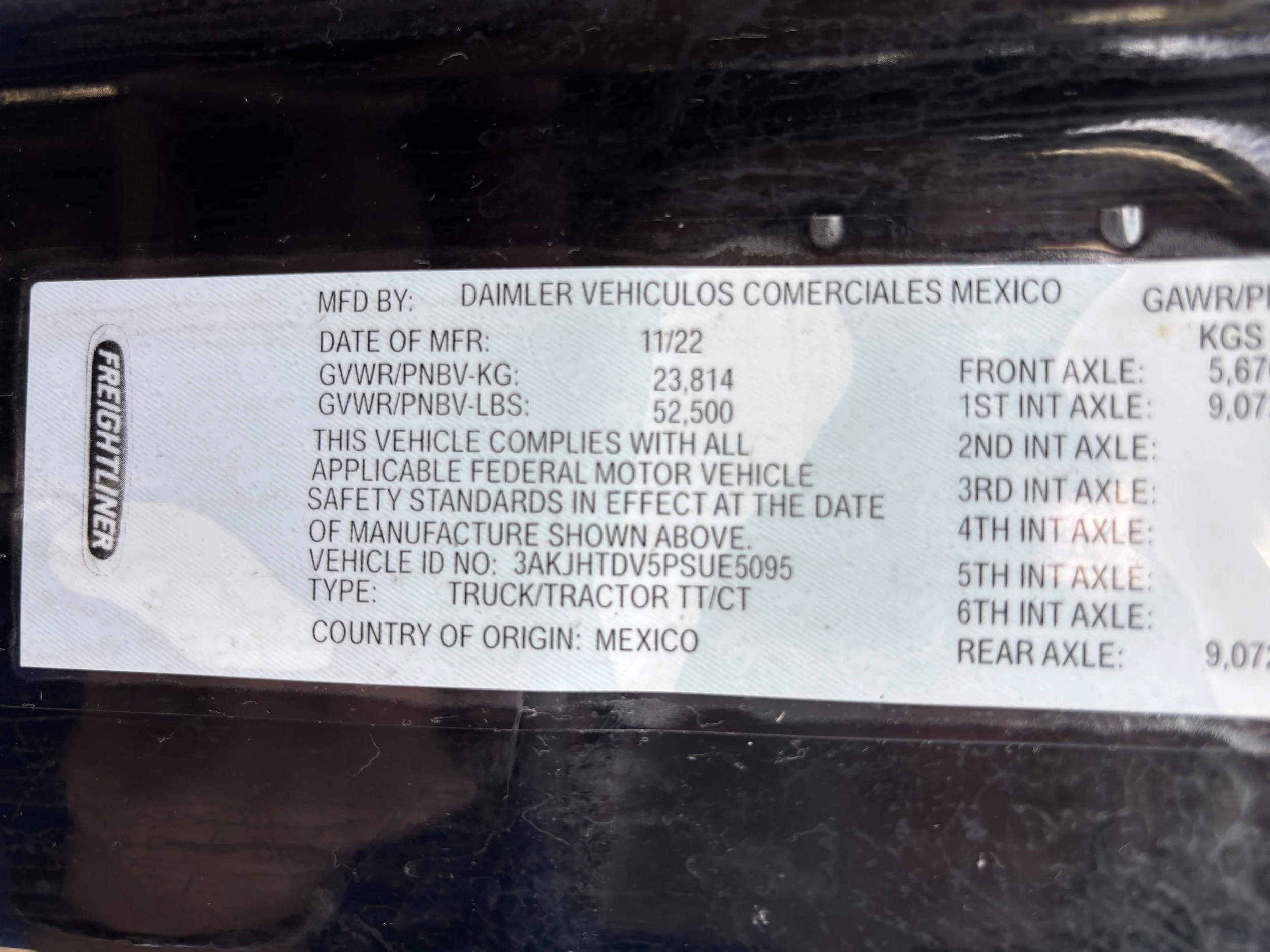 2023 Freightliner Cascadia — photo 3