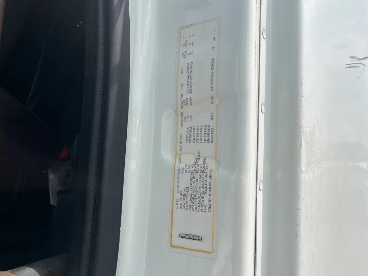 2021 Freightliner Cascadia in Beltsville, MD — photo 10