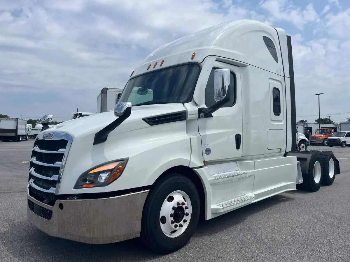 2021 Freightliner Cascadia in Beltsville, MD