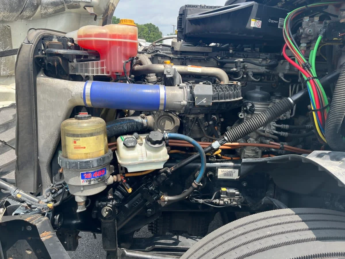 2021 Freightliner Cascadia in Beltsville, MD — photo 9