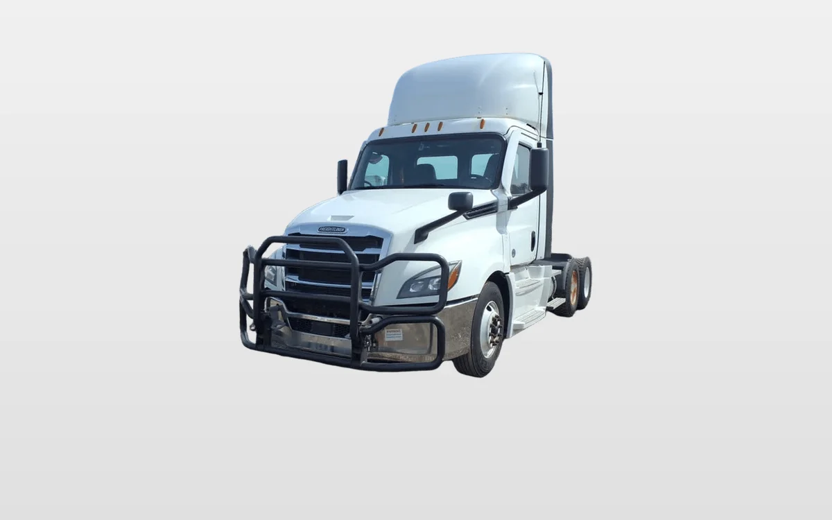 2021 Freightliner Cascadia - image 1