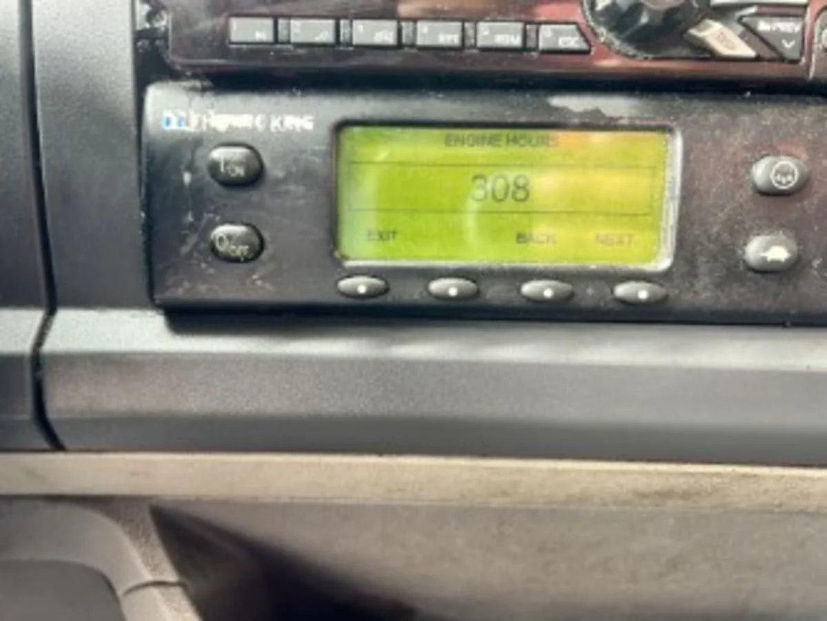 2016 Kenworth T270 - image 11