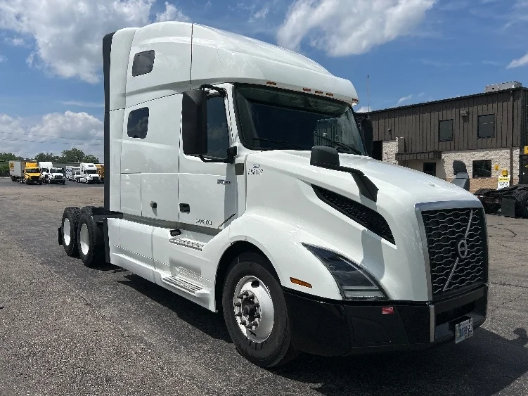 2023 Volvo VNL 760