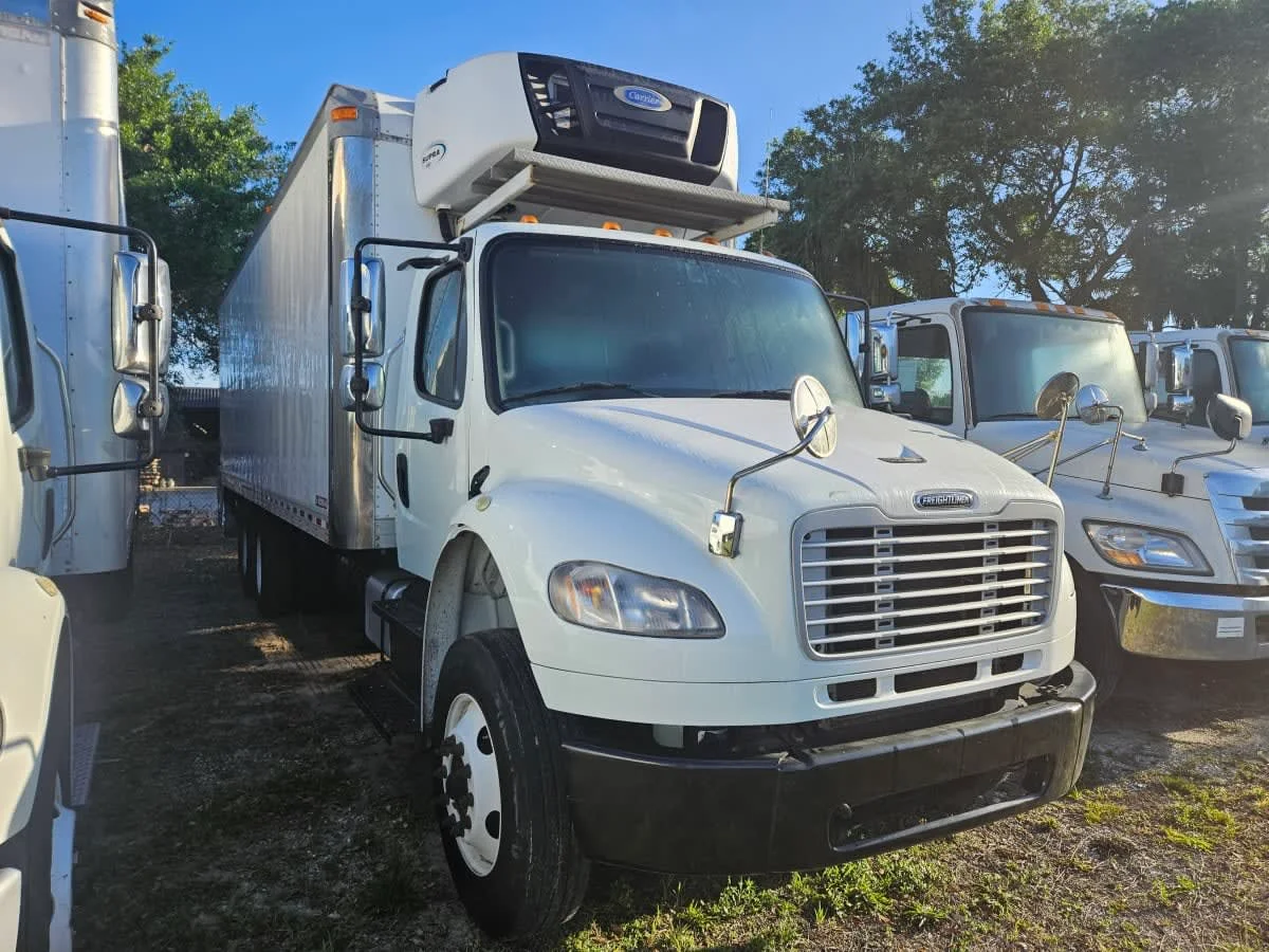 2019 Freightliner M2 106 - image 3