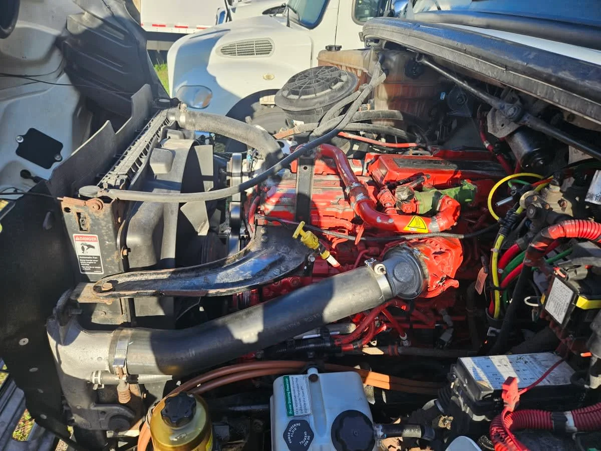 2019 Freightliner M2 106 - image 10