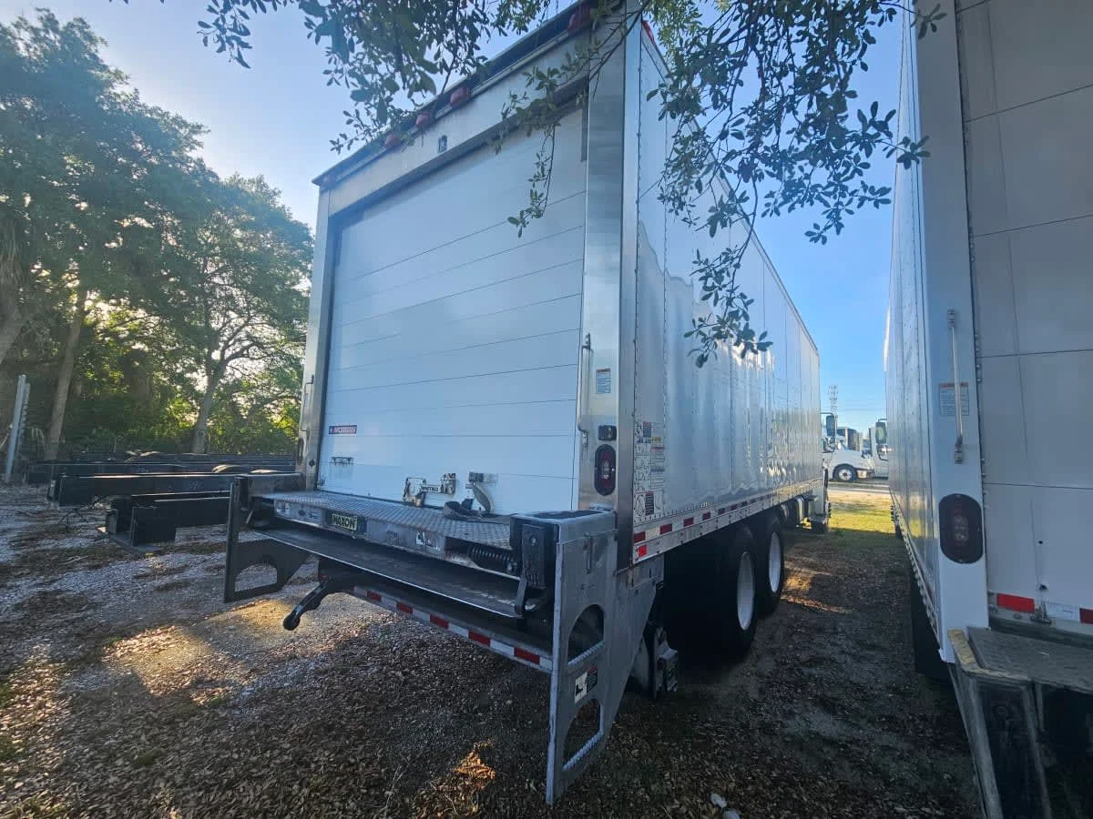 2019 Freightliner M2 106 in Orlando, FL — photo 4