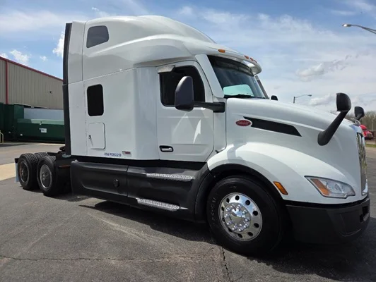 2023 Peterbilt 579 in Chillicothe, OH