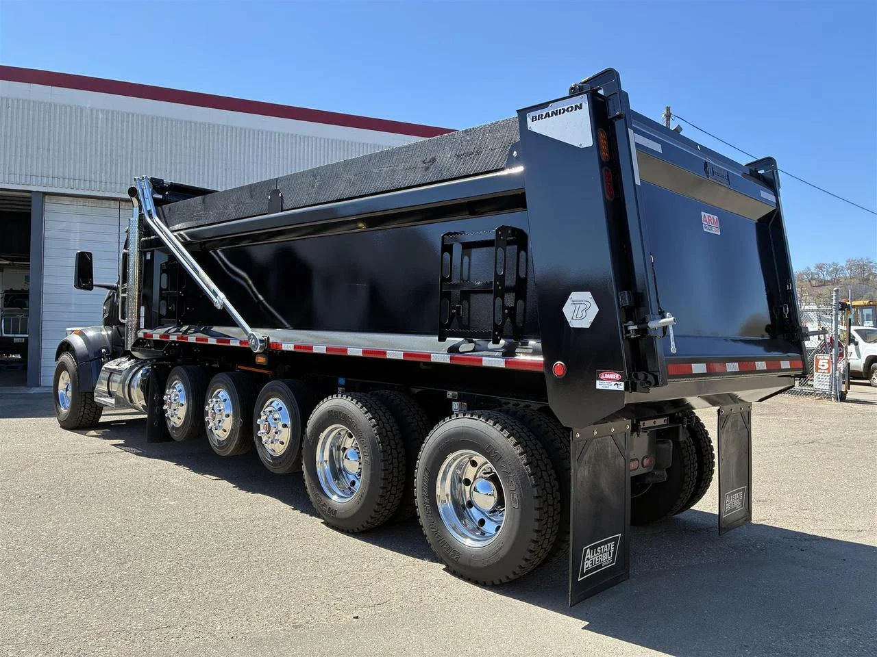 2026 Peterbilt 567 in South St. Paul, MN — photo 2