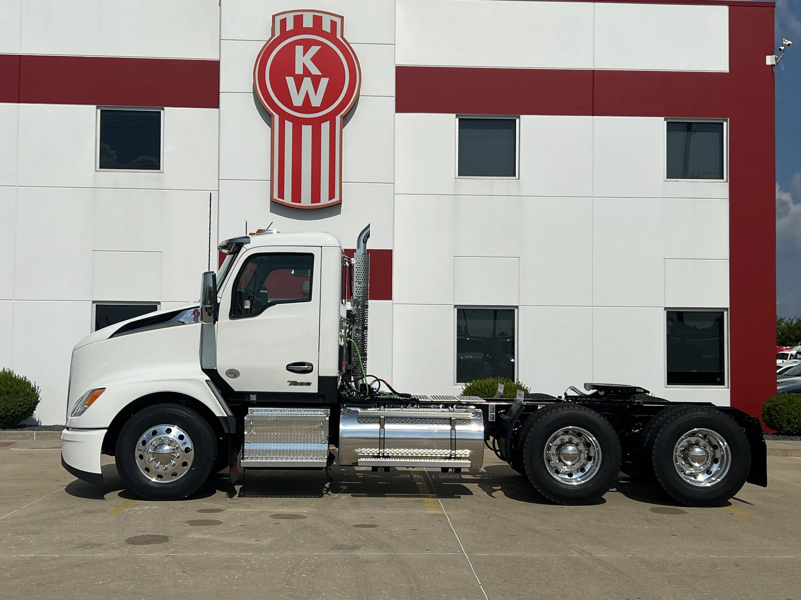 2027 Kenworth T680 in Troy, IL — photo 6