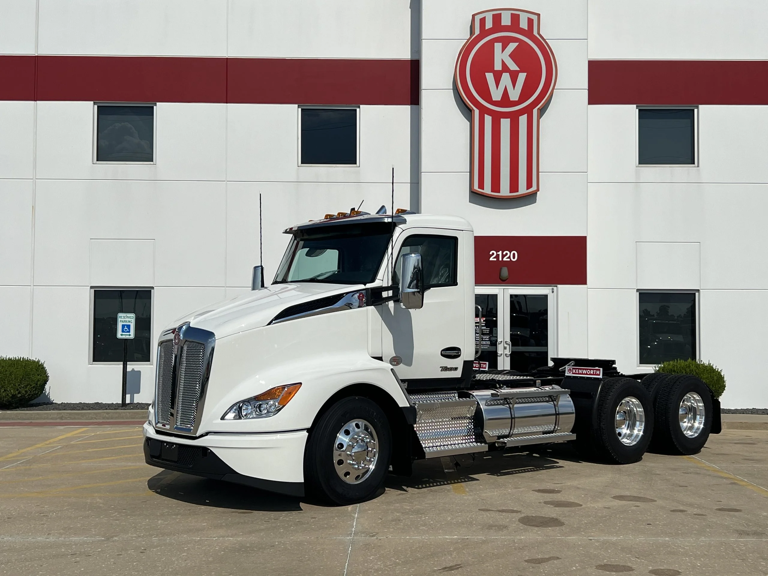 2027 Kenworth T680