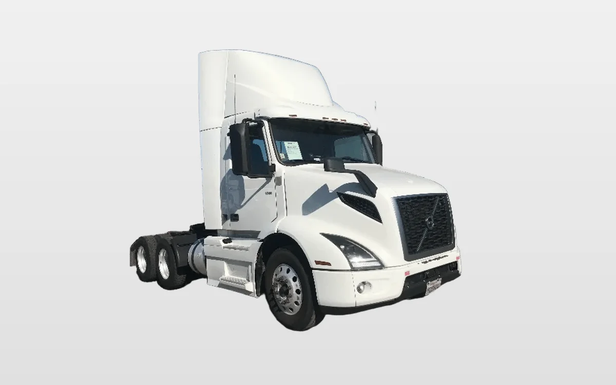 2020 Volvo VNR 640 - image 1