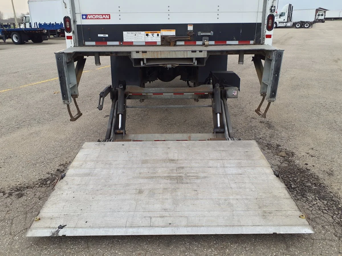 2019 Freightliner M2 106 - image 12