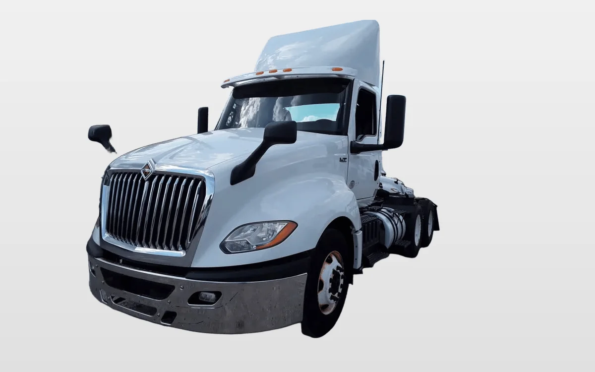 2019 International LT - image 1