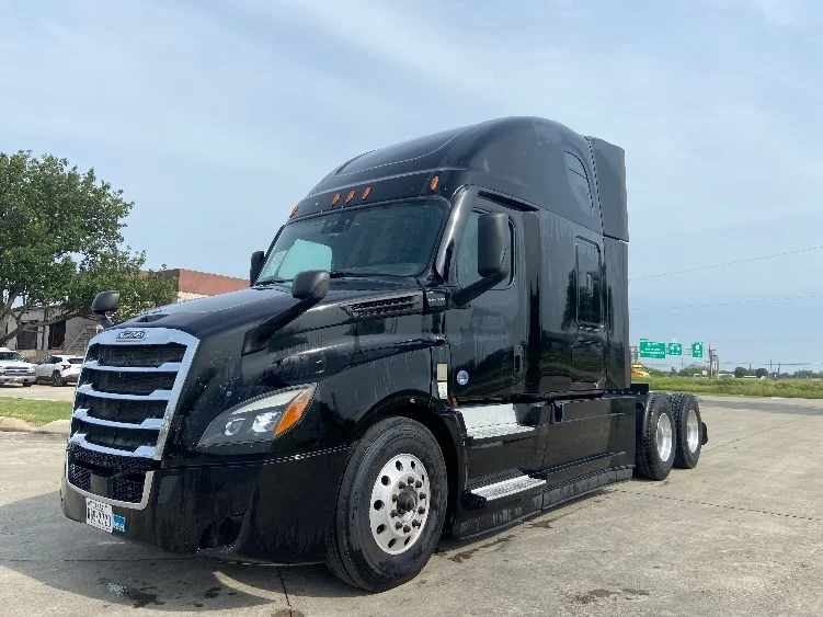 2022 Freightliner in San Antonio, TX — photo 3