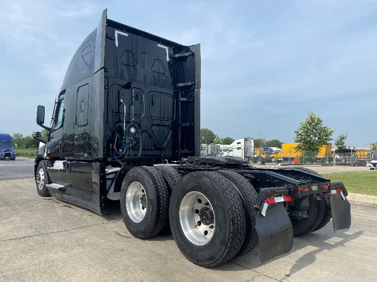 2022 Freightliner in San Antonio, TX — photo 5