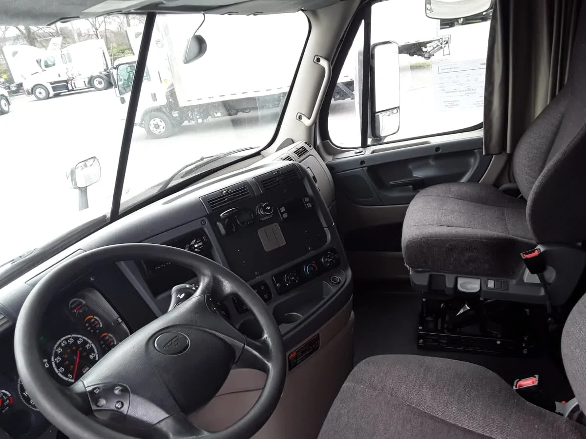 2020 Freightliner Cascadia in Charlotte, NC — photo 7