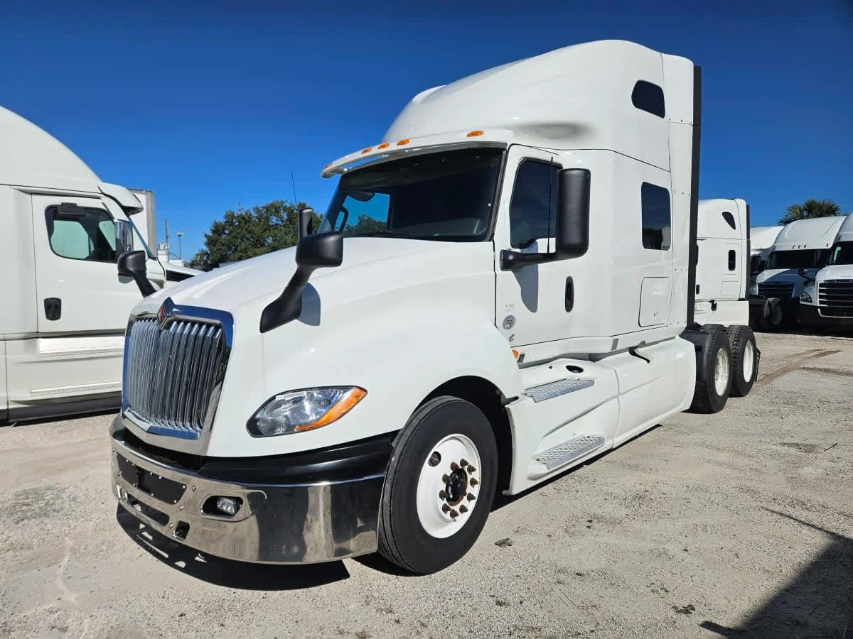 2020 International LT in Orlando, FL