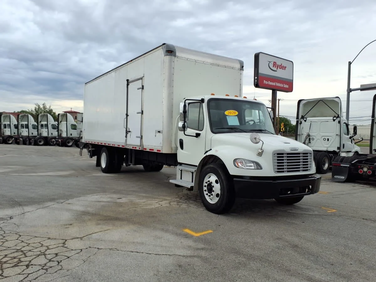 2020 Freightliner M2 106 in Fort Worth, TX — photo 3