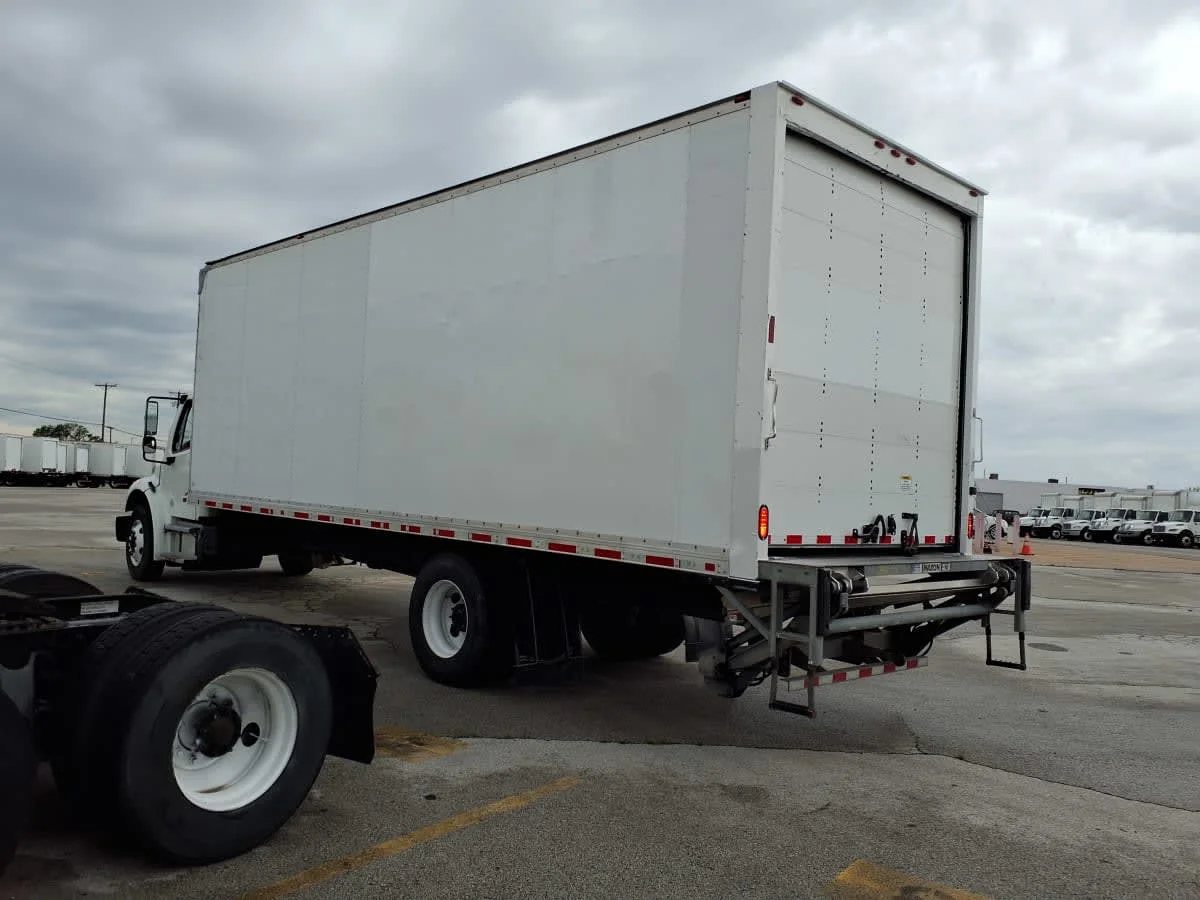 2020 Freightliner M2 106 in Fort Worth, TX — photo 6