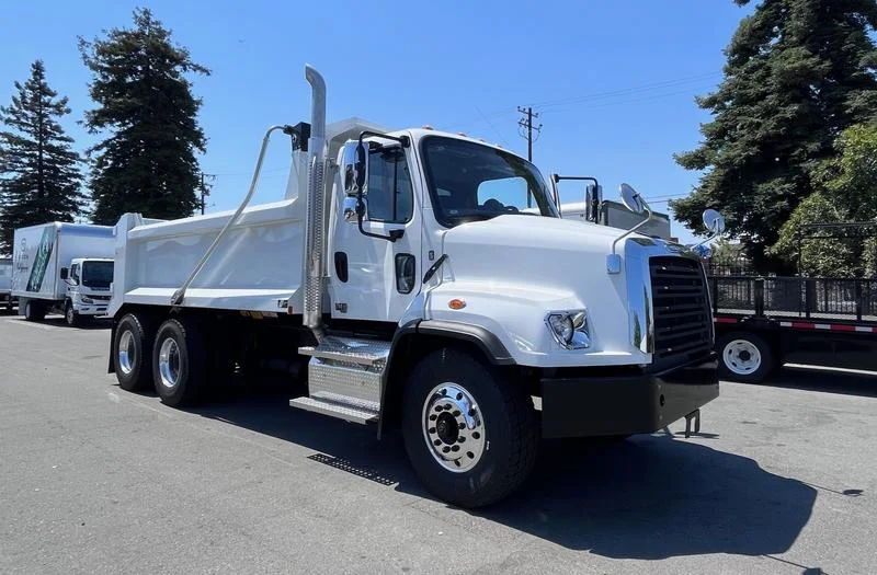 2025 Freightliner 114SD in Golden Gate