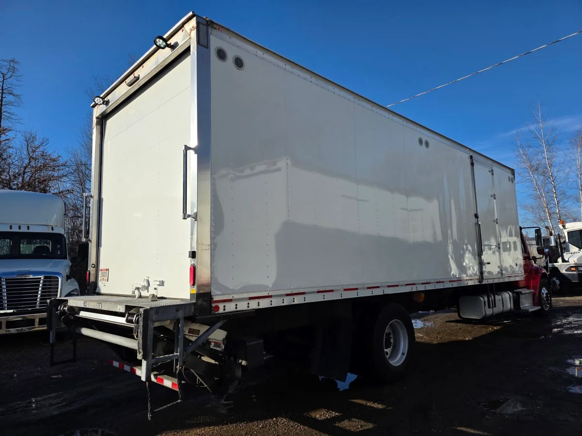 2019 Freightliner M2 106 - image 4