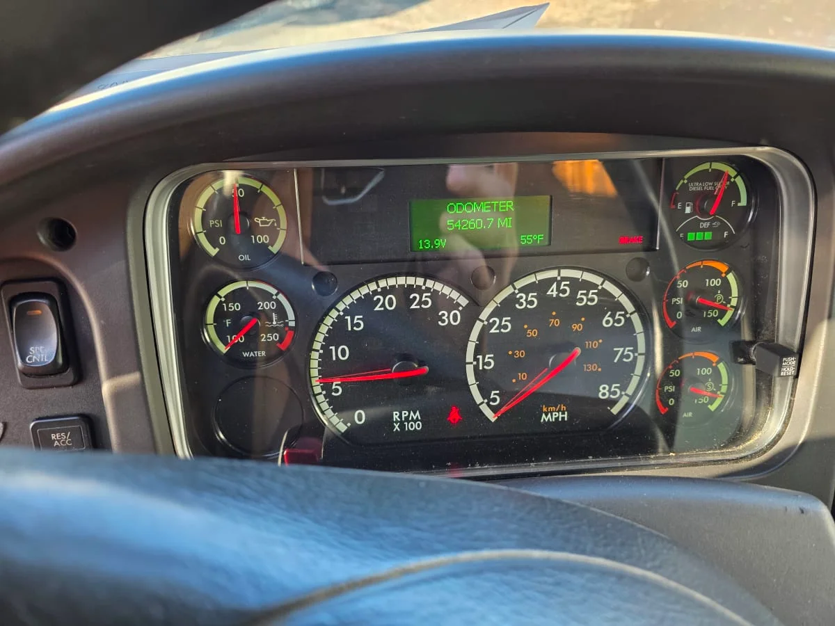 2019 Freightliner M2 106 - image 10