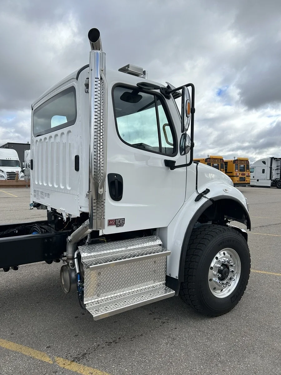 2026 Freightliner M2 106 - image 4