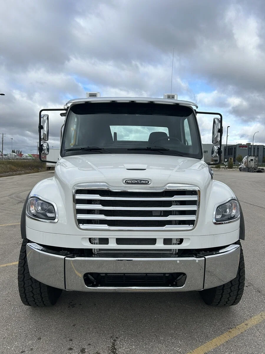 2026 Freightliner M2 106 - image 2
