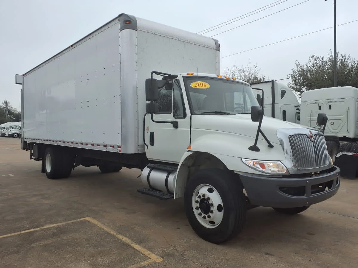 2018 International 4300 - image 3