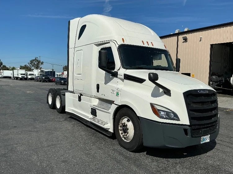 2022 Freightliner Cascadia in Torrance, CA