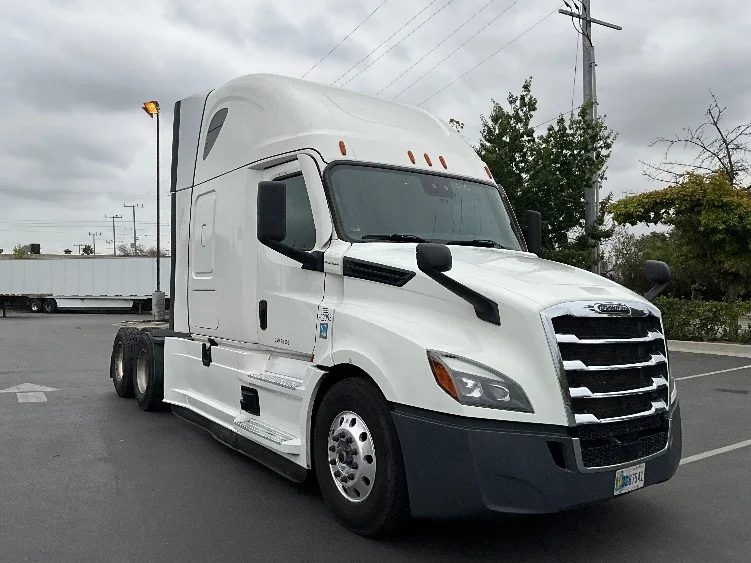 2023 Freightliner Cascadia in Torrance, CA