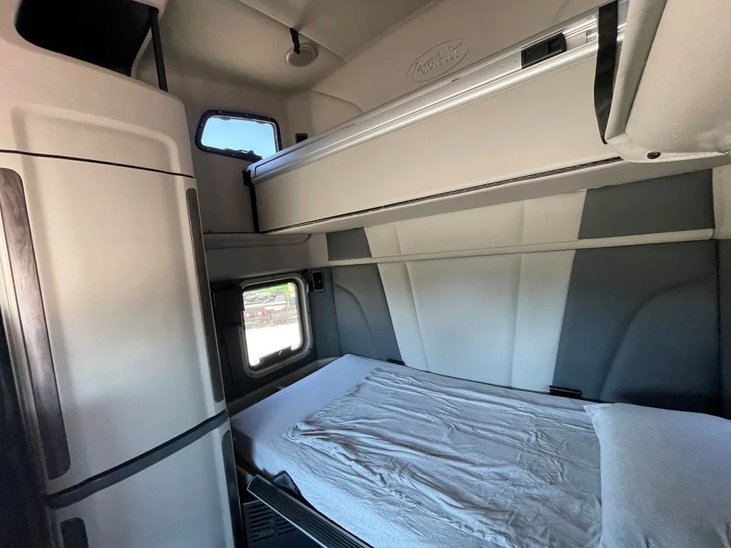 2023 Peterbilt 579 - image 13