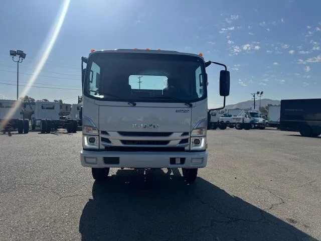 2025 Isuzu NRR - image 3