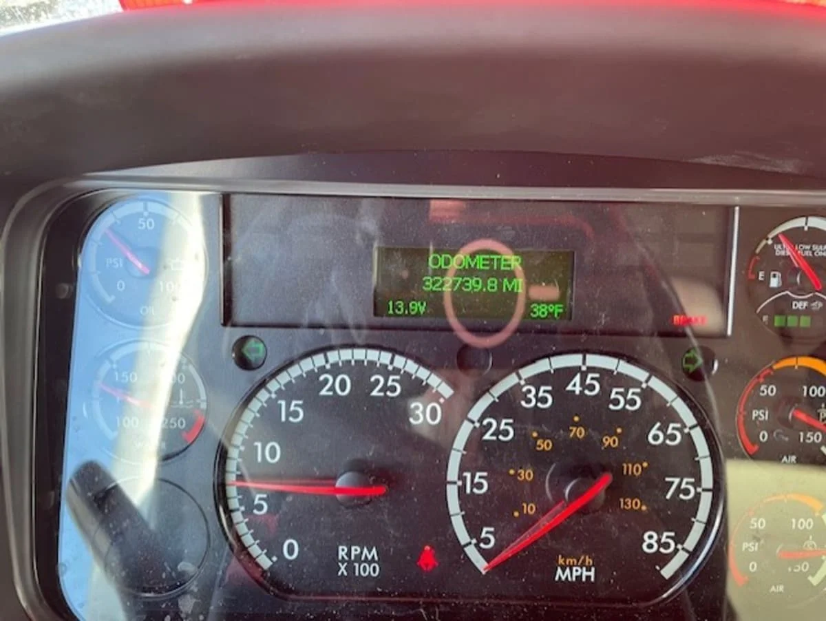 2019 Freightliner M2 106 in Farmingdale, NY — photo 10