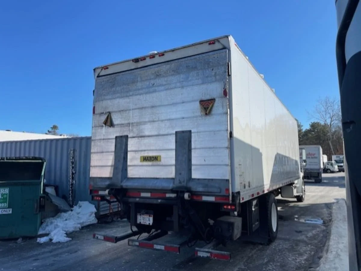 2019 Freightliner M2 106 in Farmingdale, NY — photo 4