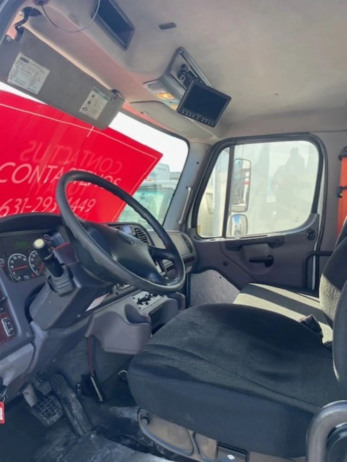 2019 Freightliner M2 106 in Farmingdale, NY — photo 7