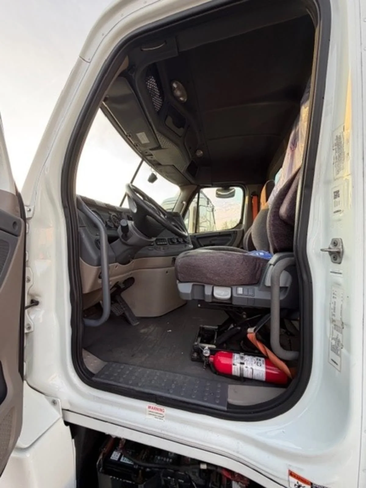 2019 Freightliner Cascadia in Allentown, PA — photo 7