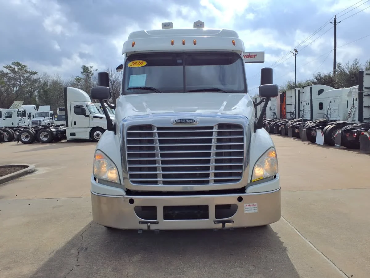 2020 Freightliner Cascadia - image 2