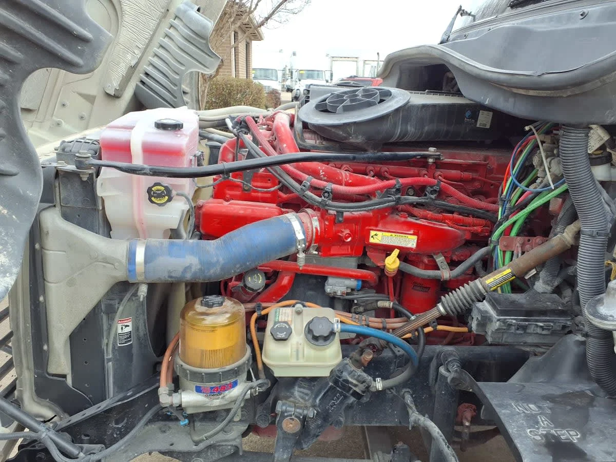 2020 Freightliner Cascadia - image 9