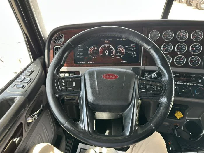 2023 Peterbilt 389 — photo 9