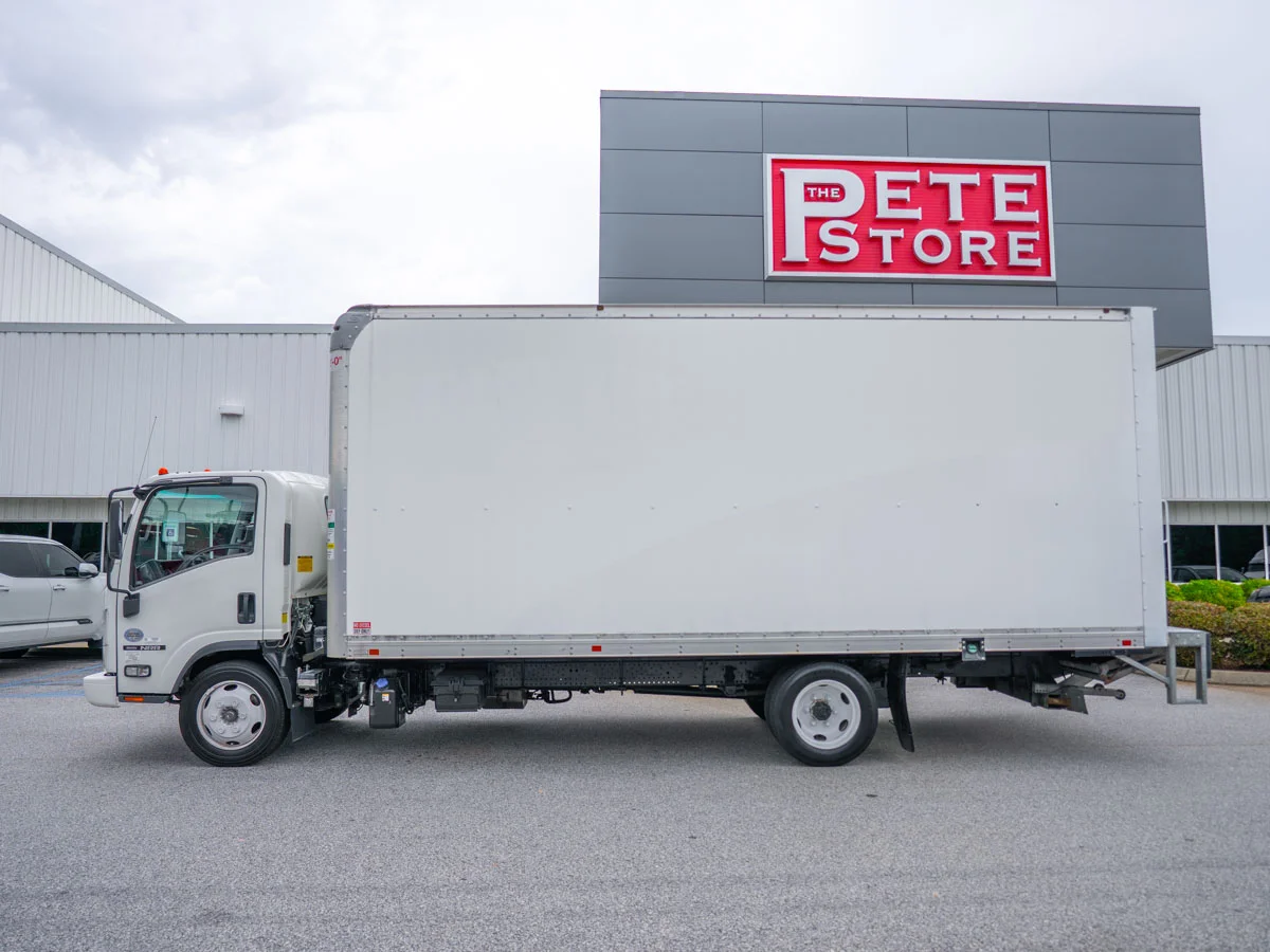 2022 Isuzu in Duncan, SC — photo 3